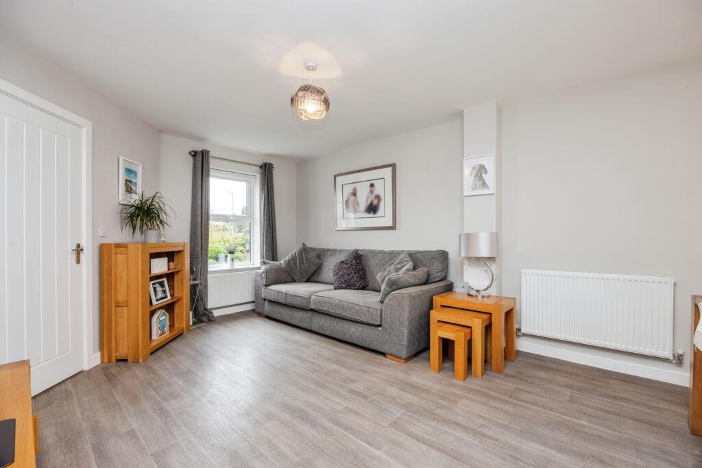 5 bed Semi-Detached