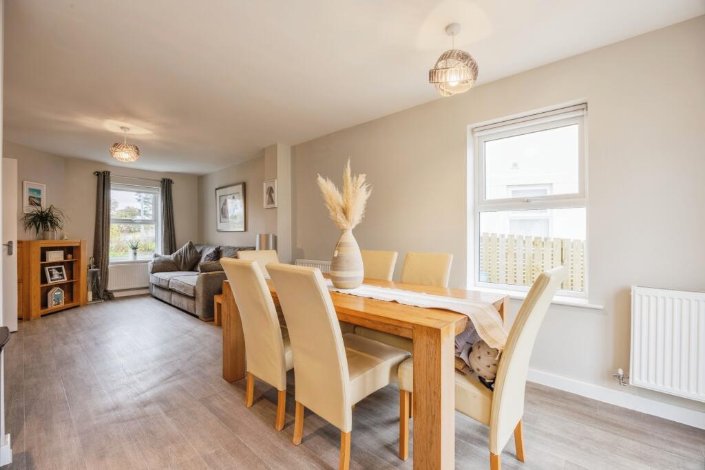 5 bed Semi-Detached