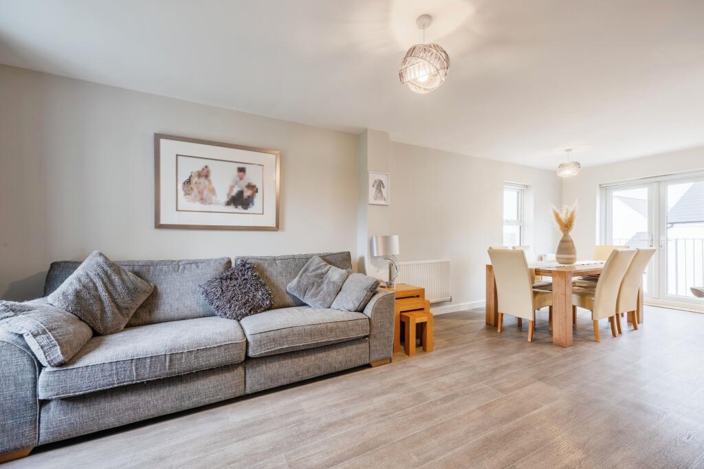 5 bed Semi-Detached