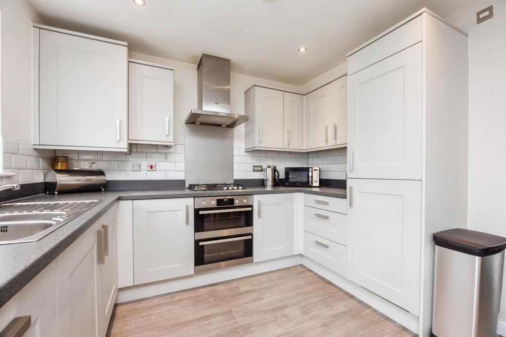 5 bed Semi-Detached