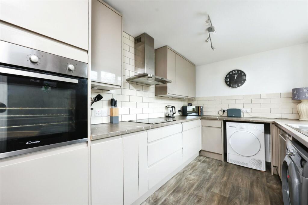 3 bed End of Terrace