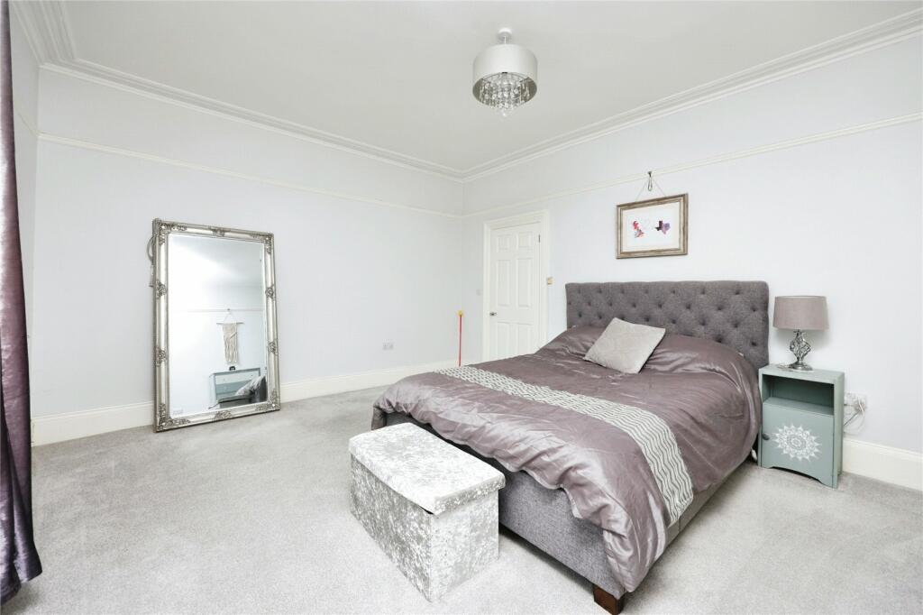3 bed End of Terrace