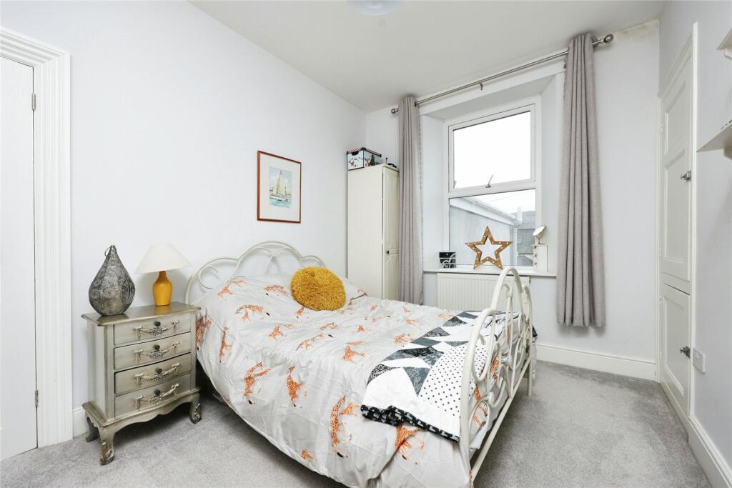 3 bed End of Terrace