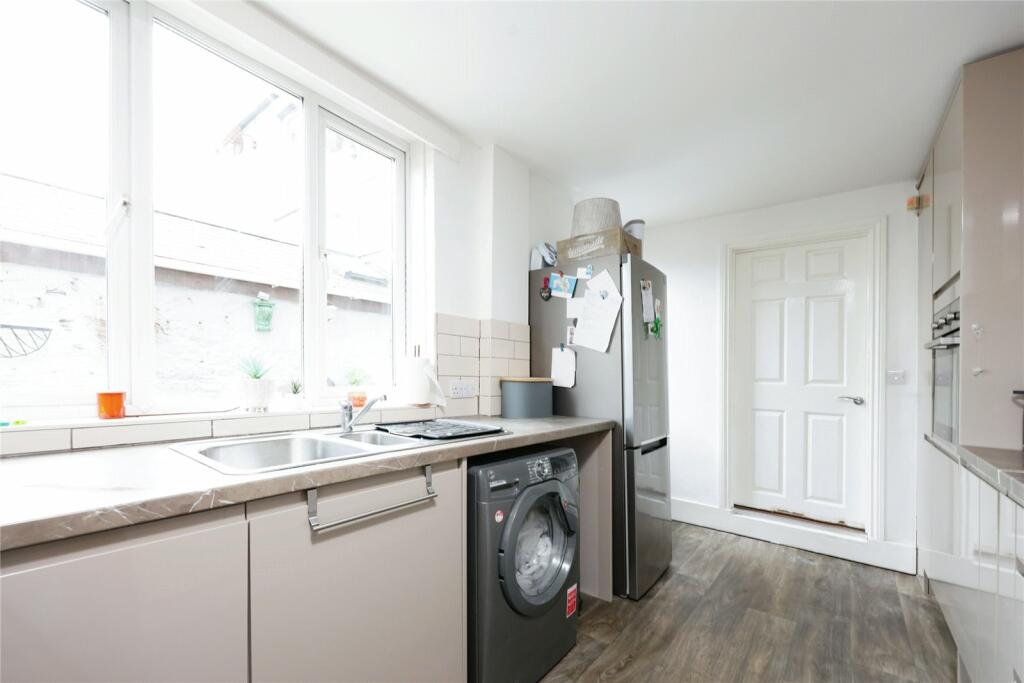 3 bed End of Terrace