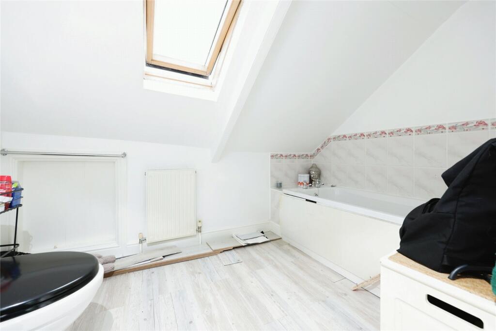 3 bed End of Terrace