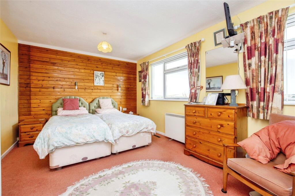 2 bed Detached Bungalow