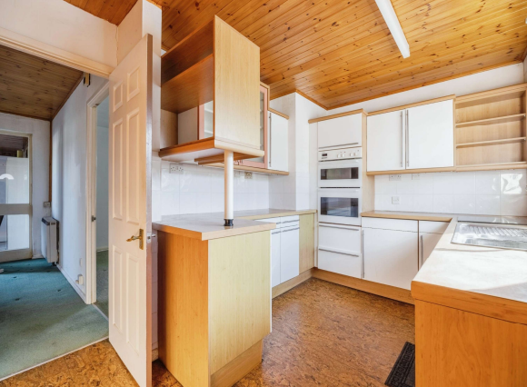 4 bed Detached Bungalow