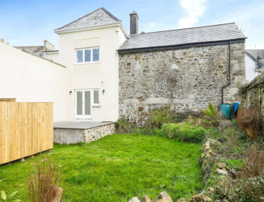 2 bed Ground Flat