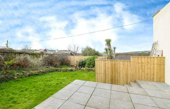 2 bed Ground Flat
