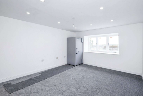 2 bed Ground Flat