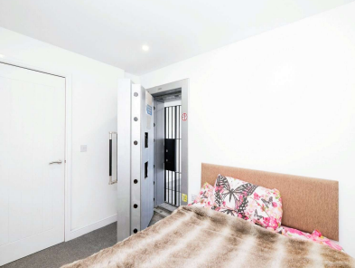 2 bed Ground Flat