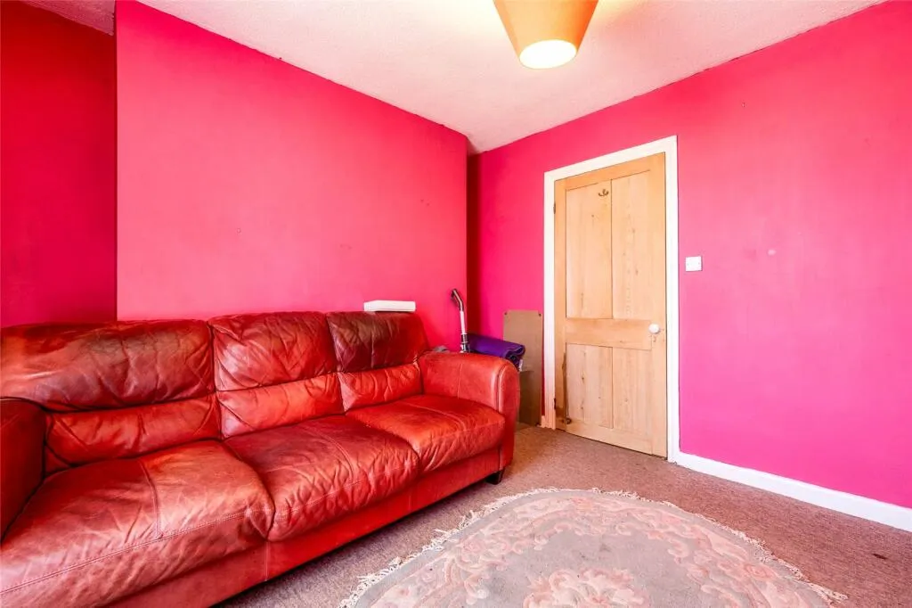 2 bed Maisonette