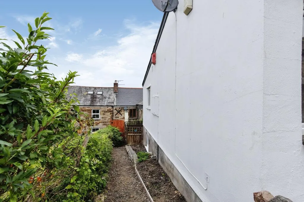 2 bed Detached