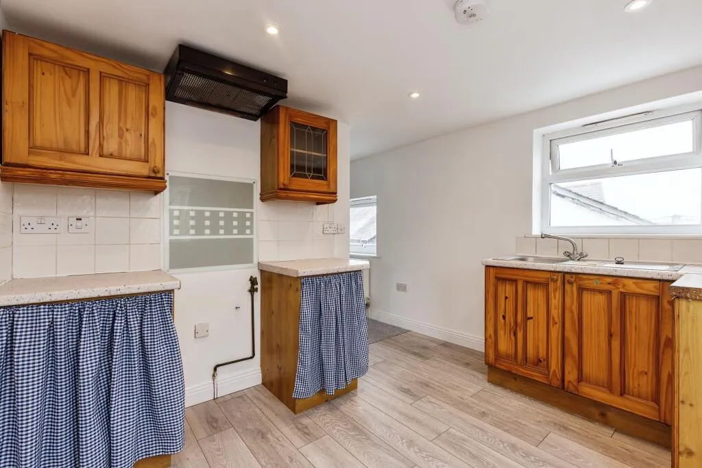 2 bed Detached