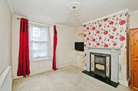 2 bed Character Property