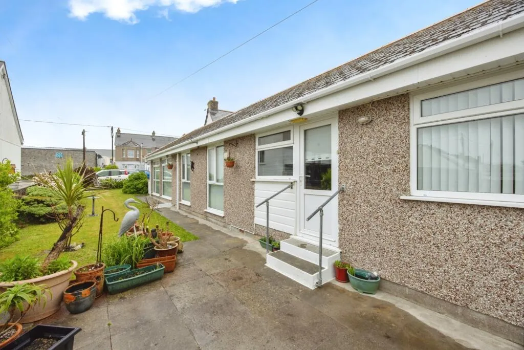 2 bed Detached Bungalow