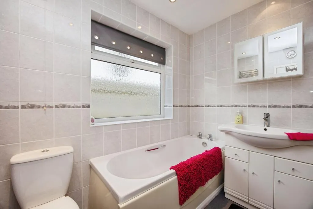 2 bed Detached Bungalow