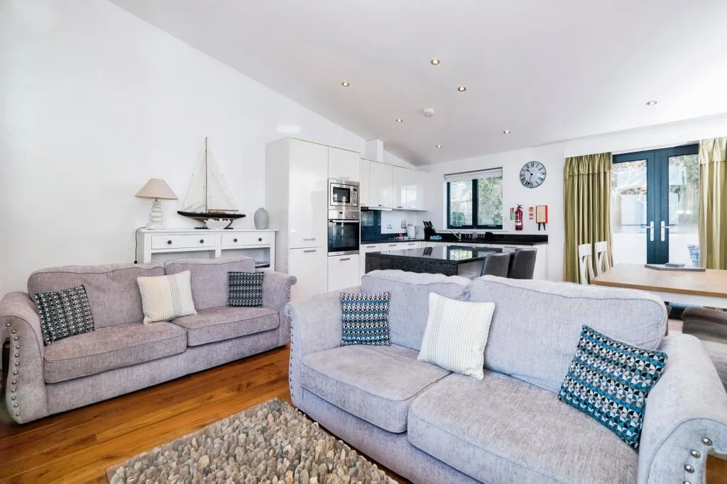 2 bed Maisonette