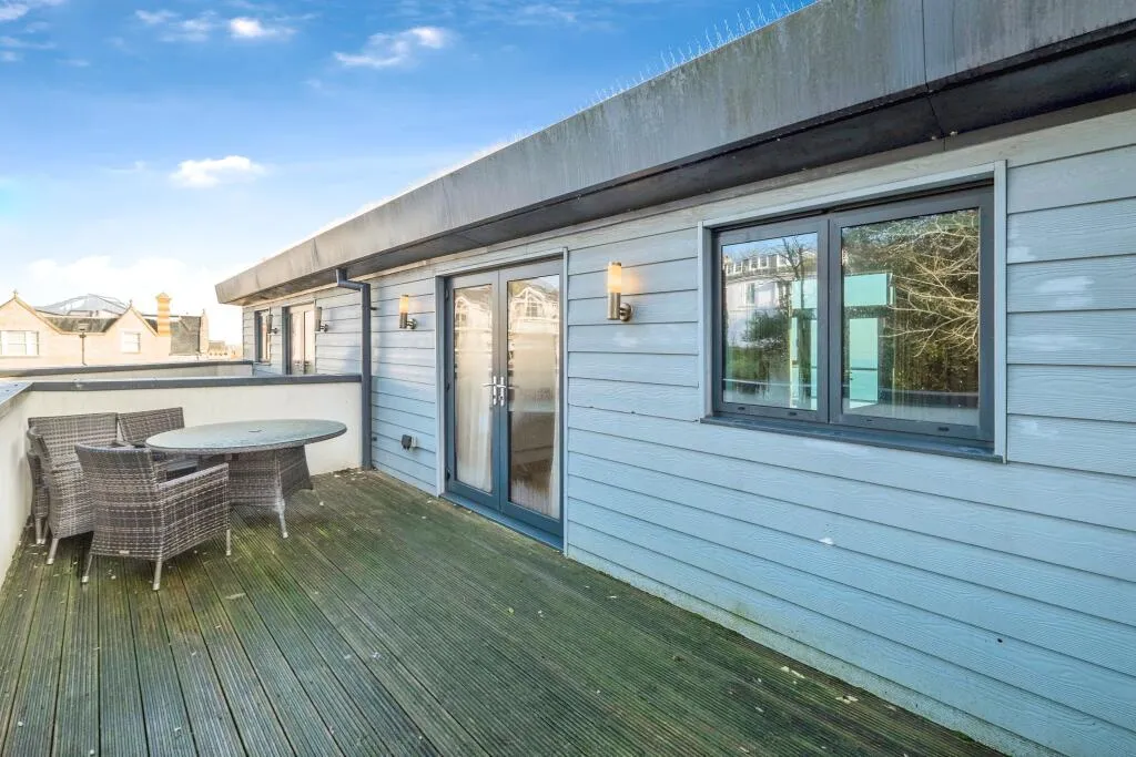 2 bed Maisonette
