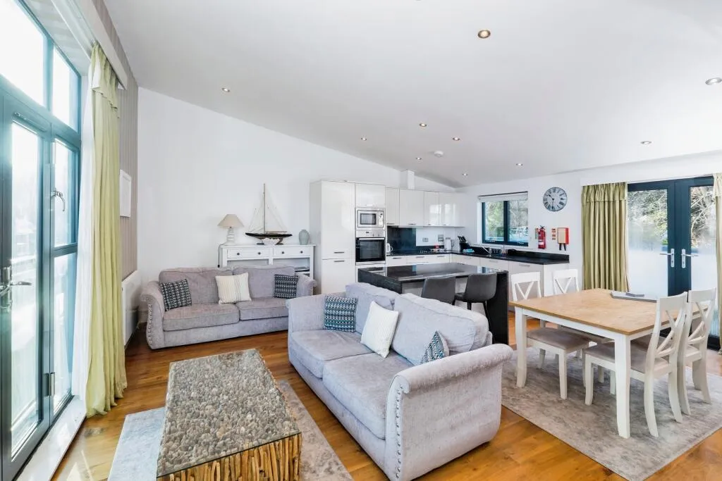 2 bed Maisonette