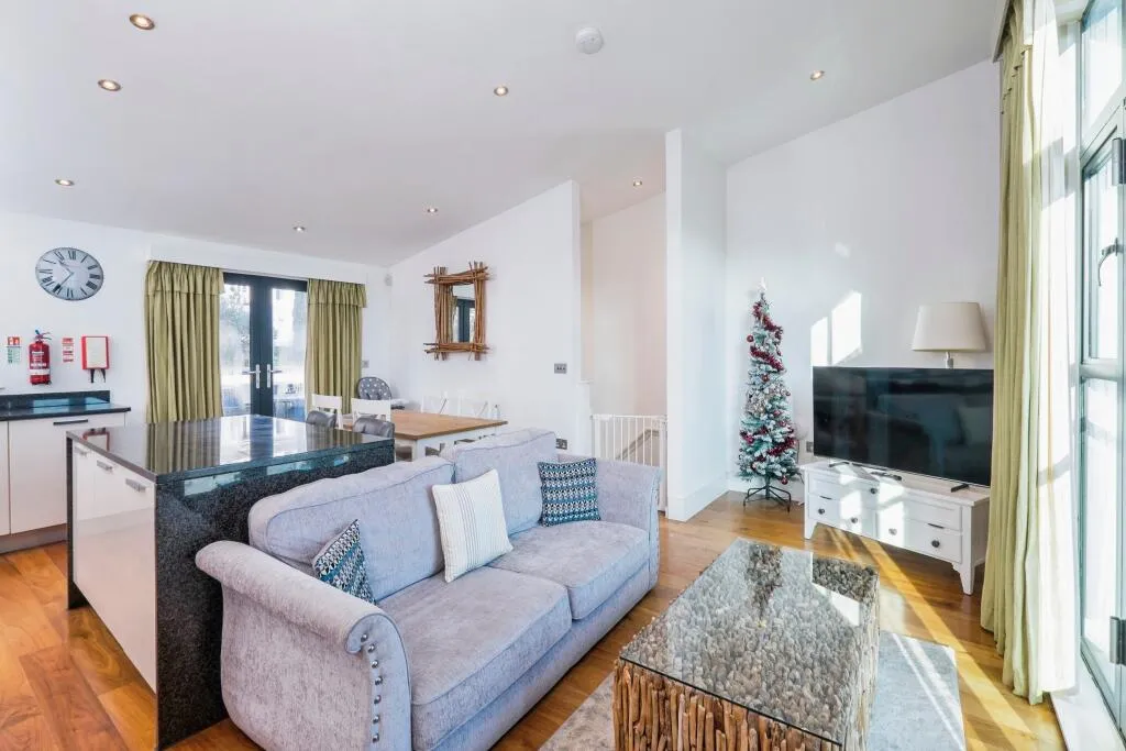 2 bed Maisonette