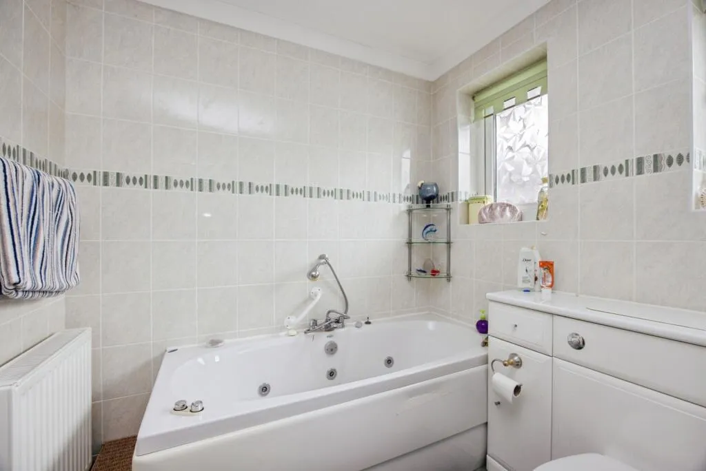 3 bed Semi-Detached Bungalow