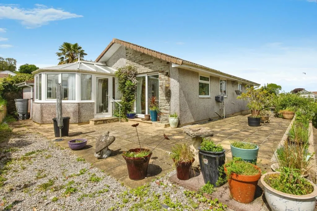 3 bed Semi-Detached Bungalow