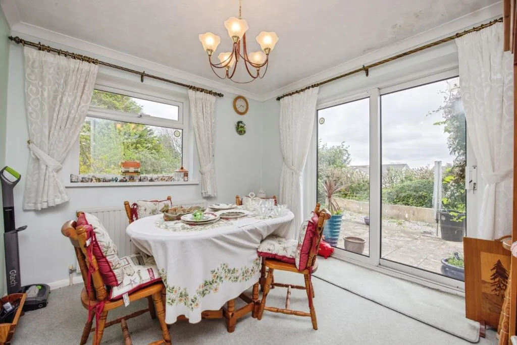 3 bed Semi-Detached Bungalow
