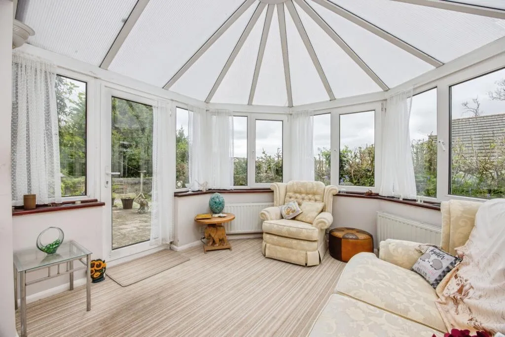 3 bed Semi-Detached Bungalow