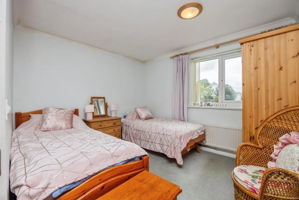 3 bed Semi-Detached Bungalow