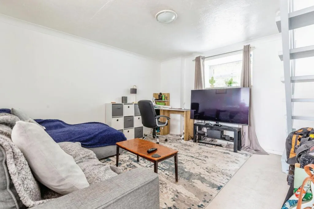 2 bed End of Terrace