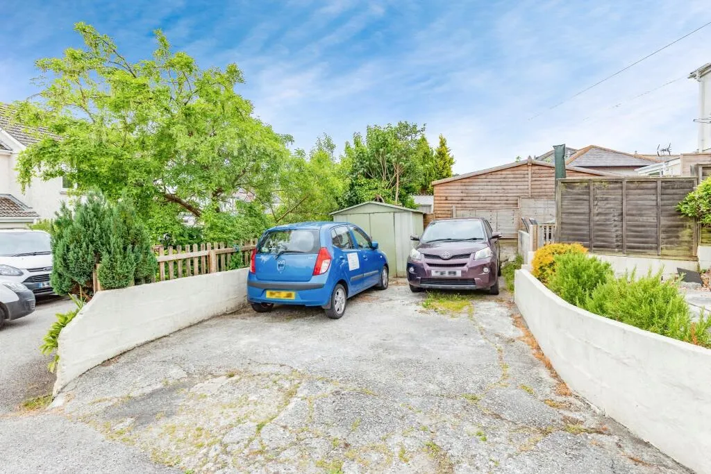 2 bed End of Terrace
