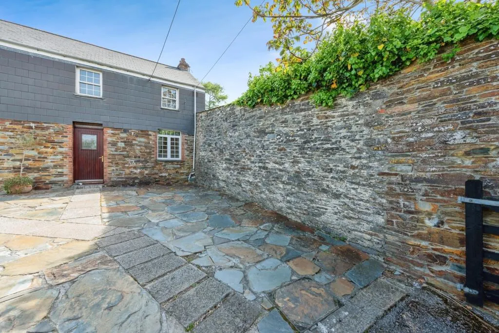 2 bed Character Property