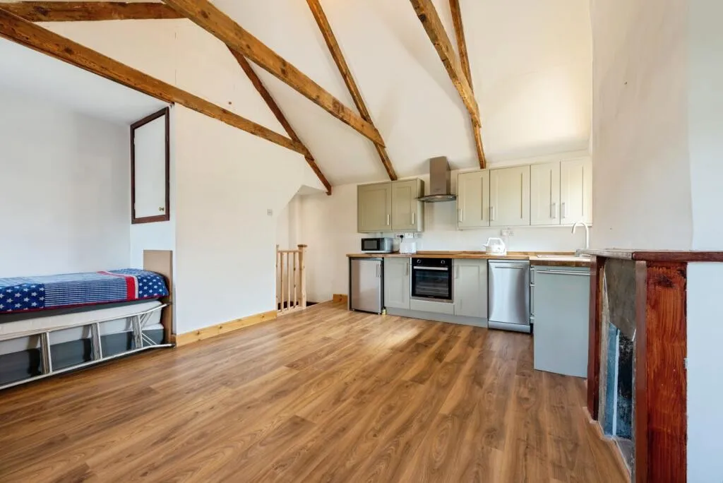 2 bed Character Property