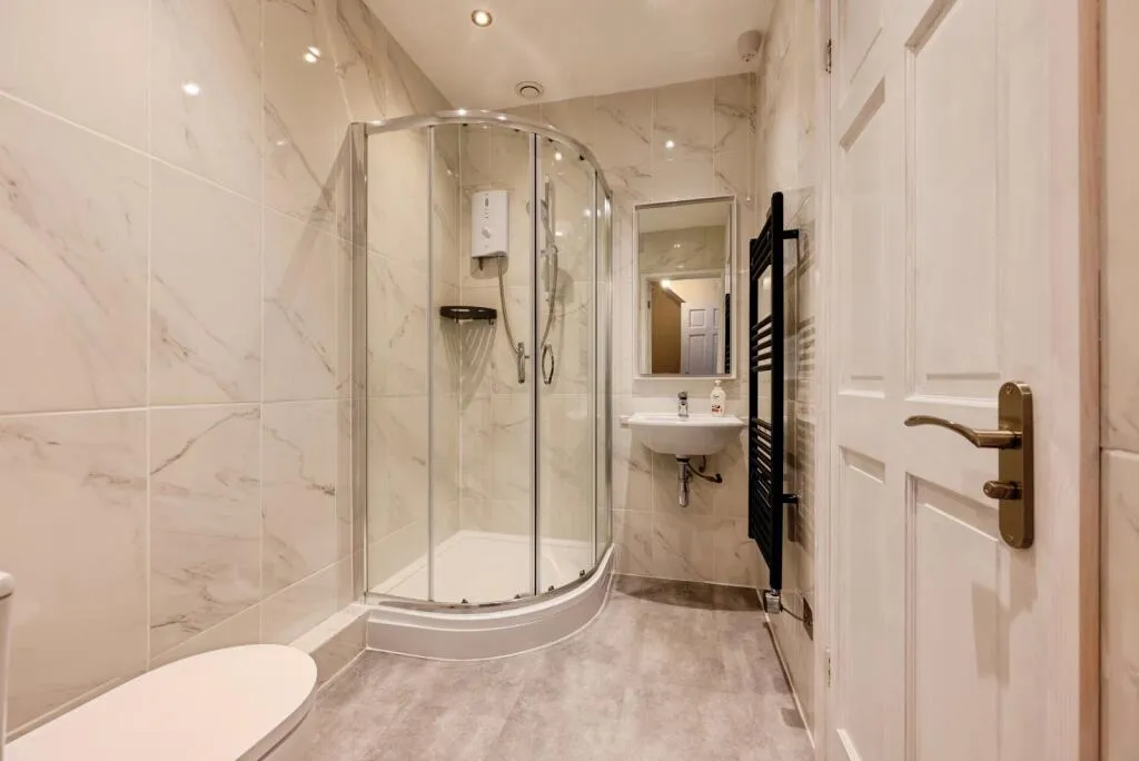 2 bed Character Property