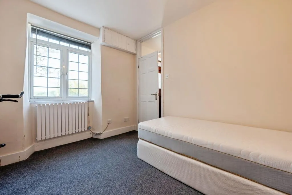 2 bed Character Property