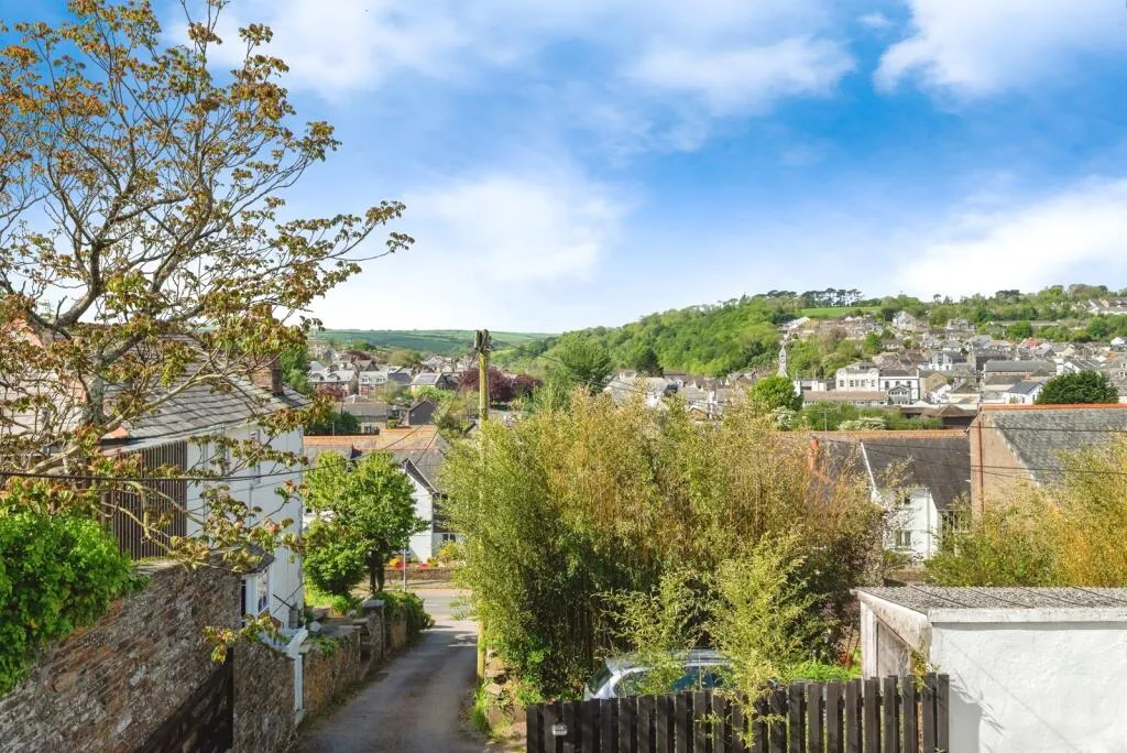 2 bed Character Property