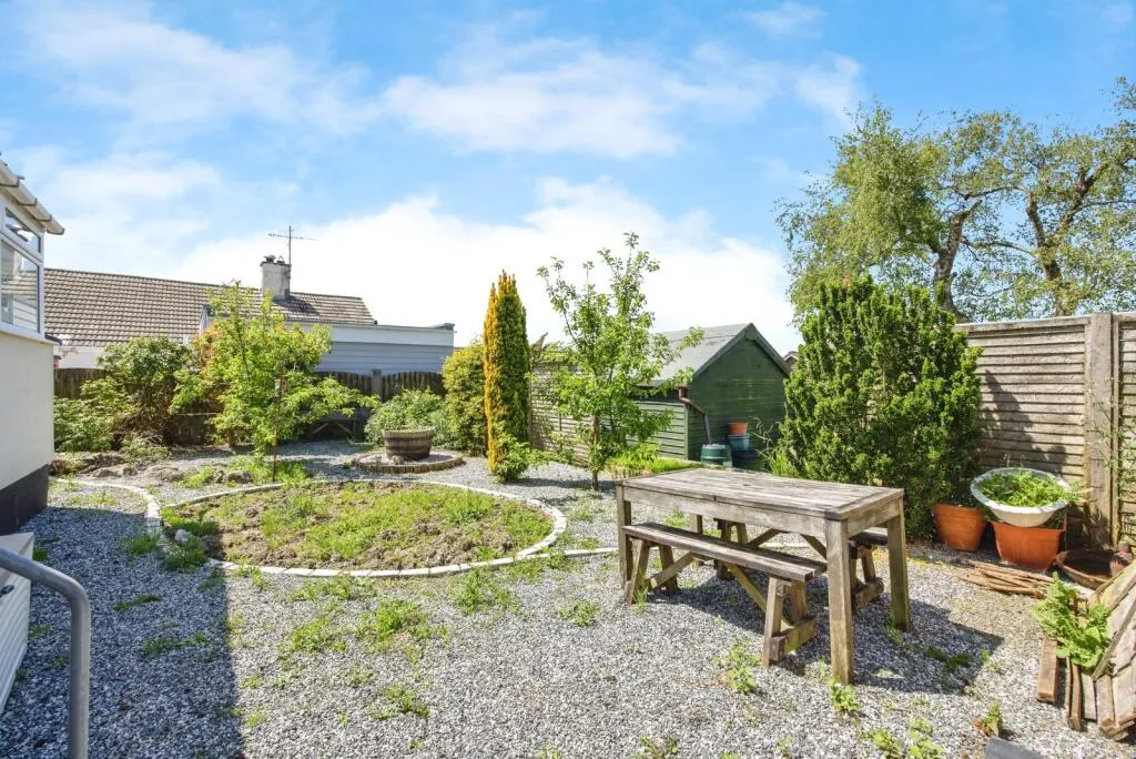 2 bed Detached Bungalow