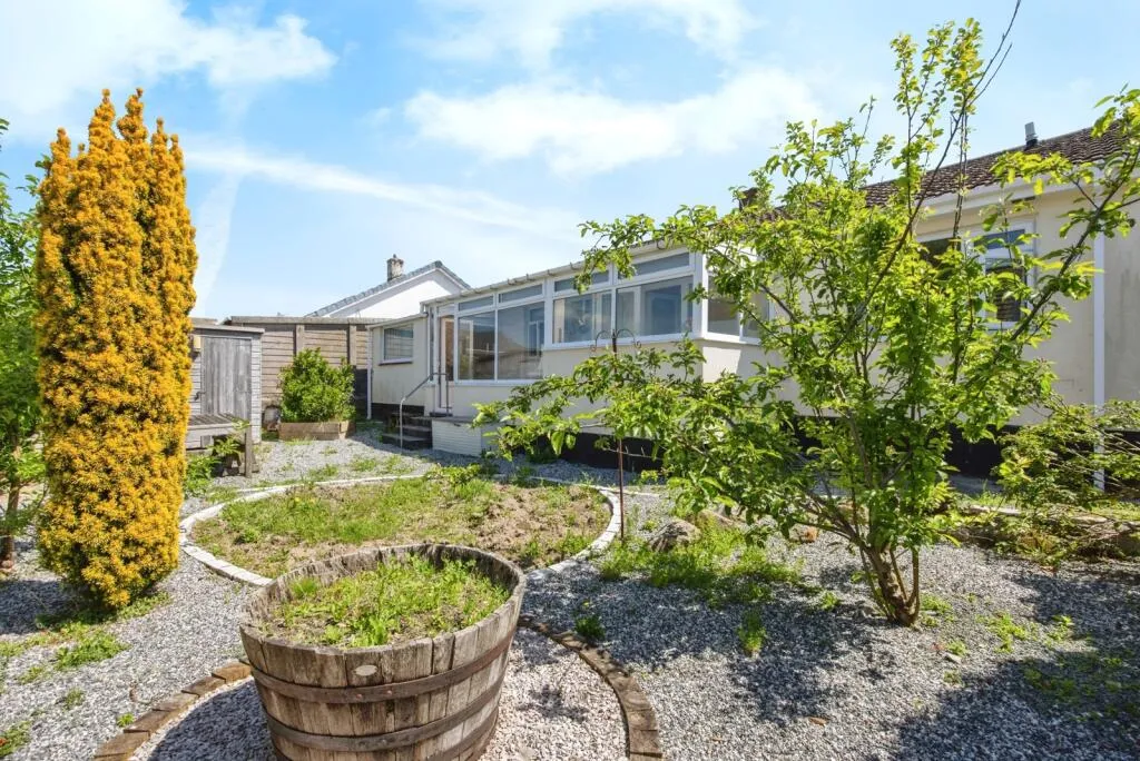 2 bed Detached Bungalow