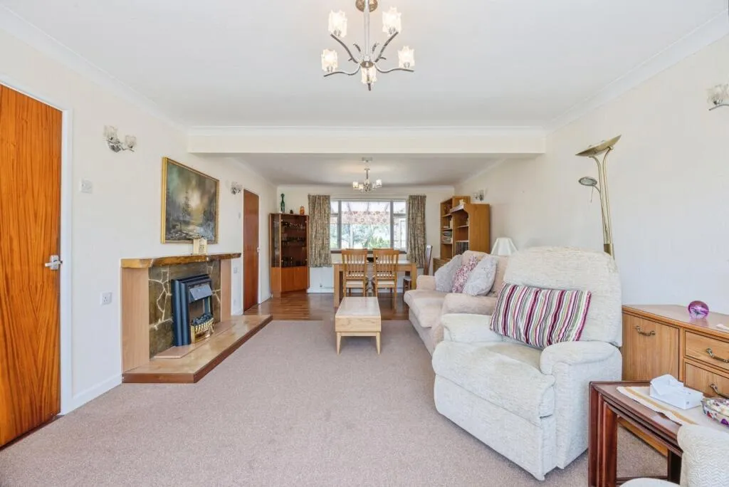 2 bed Detached Bungalow