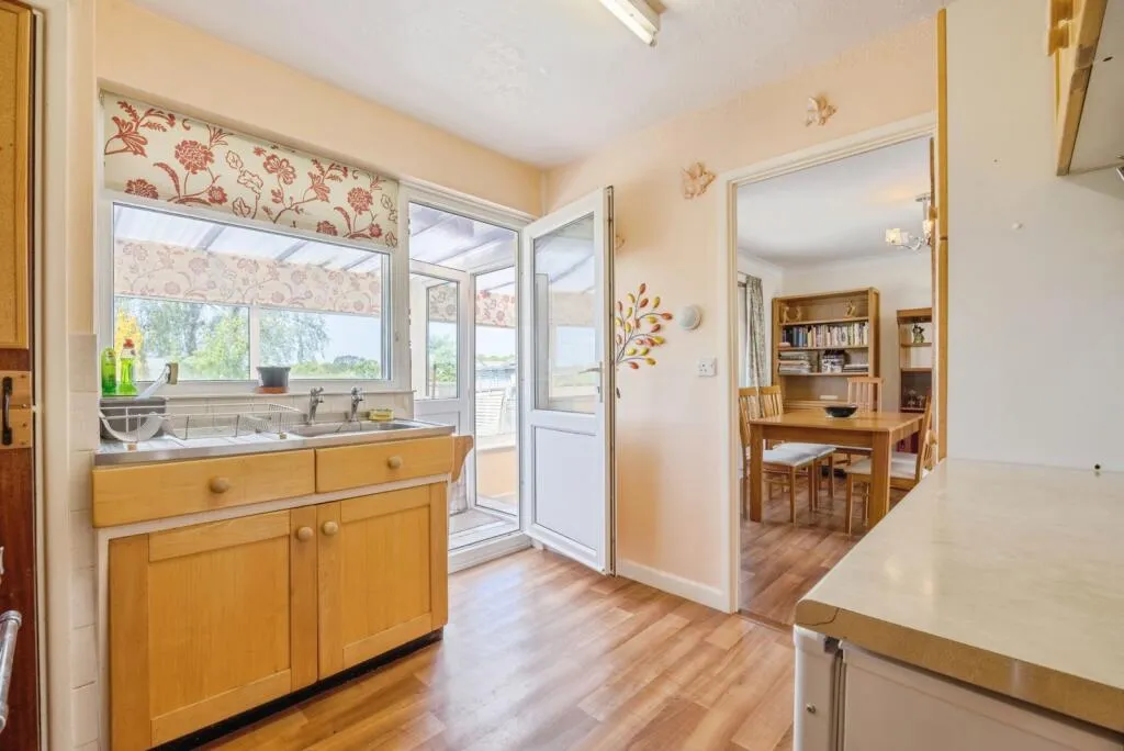 2 bed Detached Bungalow