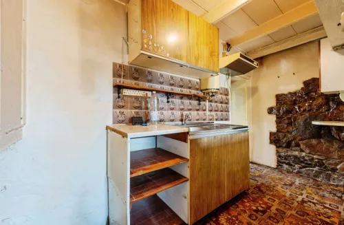 2 bed Character Property