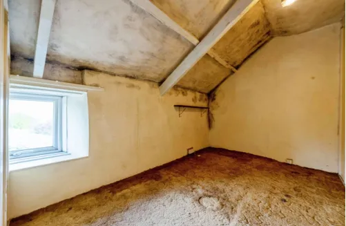 2 bed Character Property