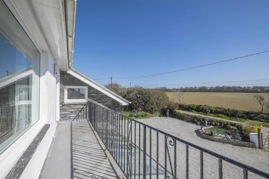 7 bed Detached