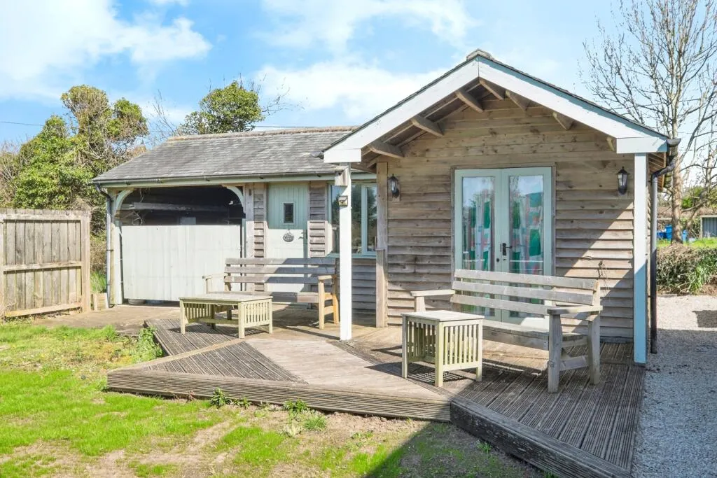 7 bed Detached