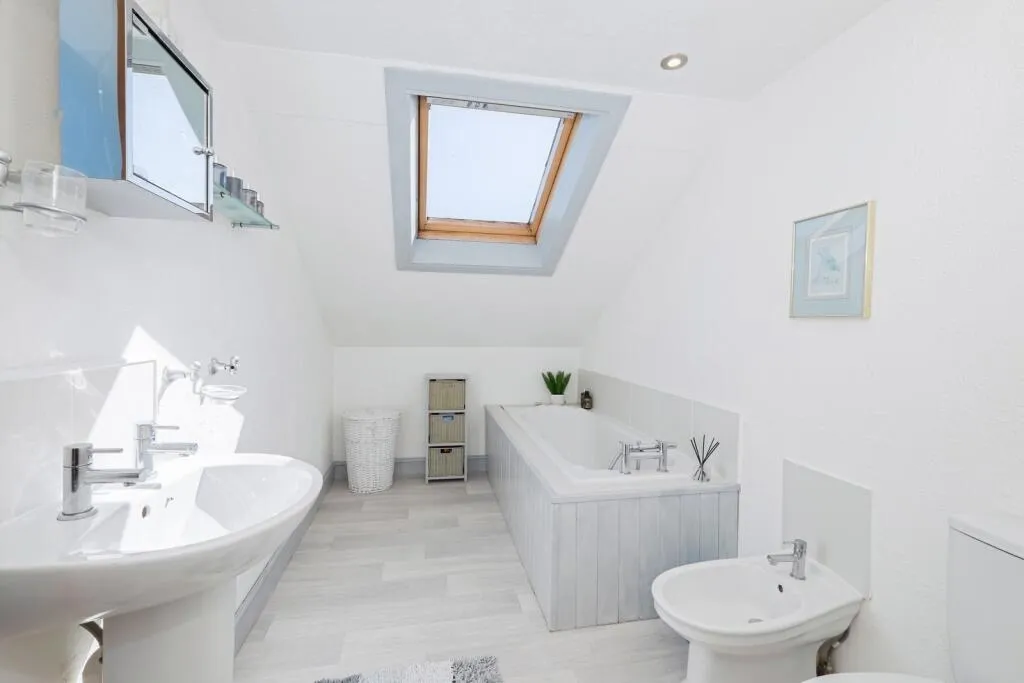 7 bed Detached