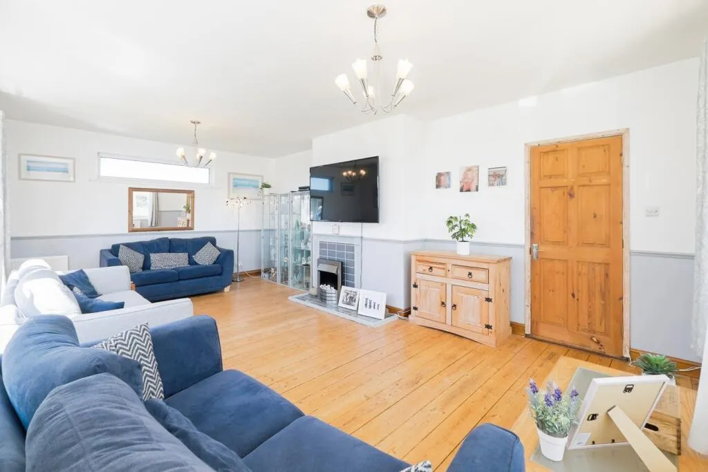 7 bed Detached