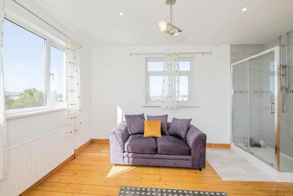 7 bed Detached