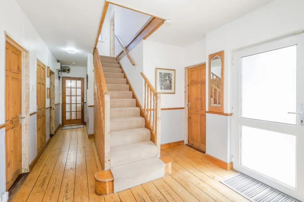 7 bed Detached