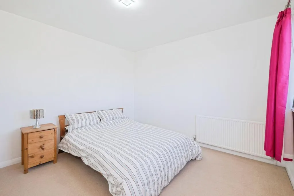 7 bed Detached